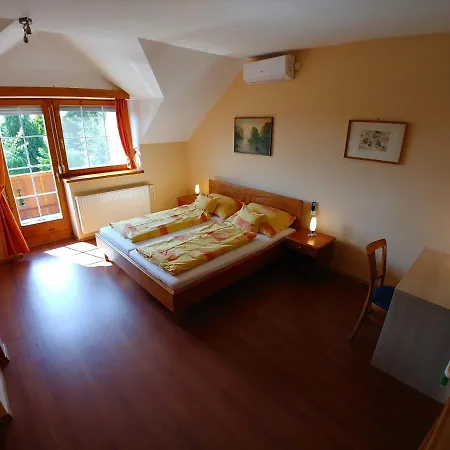 Ciklamen Apartment *