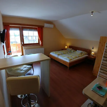 Ciklámen Apartman Gyenesdiás