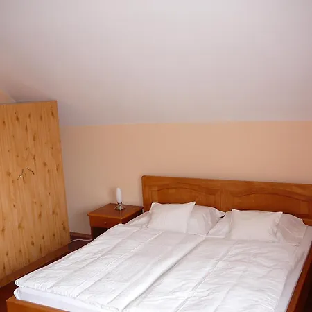 Ciklamen Apartment *