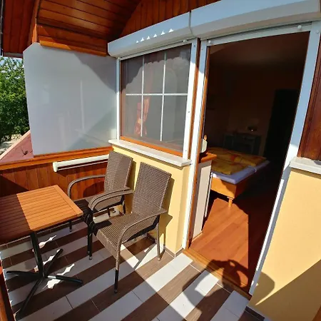 Ciklamen גיינסדיאס